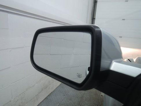 Used 2017 Chevrolet Equinox LT w/ Convenience Package image 24