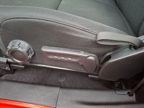 Used 2021 Jeep Wrangler Willys image 14