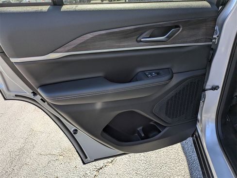 New 2025 Jeep Grand Cherokee Limited image 31