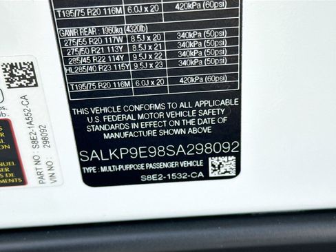 Used 2025 Land Rover Range Rover SE image 42