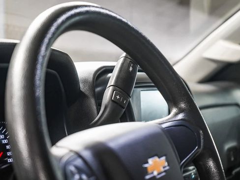 Used 2018 Chevrolet Silverado 1500 Custom w/ Custom Convenience Package image 23