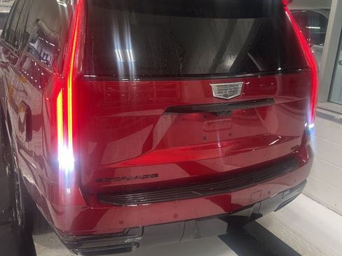 New 2025 Cadillac Escalade ESV Sport Platinum w/ LPO, ONYX Package image 5