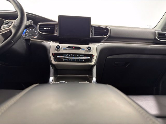Used 2021 Ford Explorer XLT w/ Equipment Group 202A AWD/4WD image 38