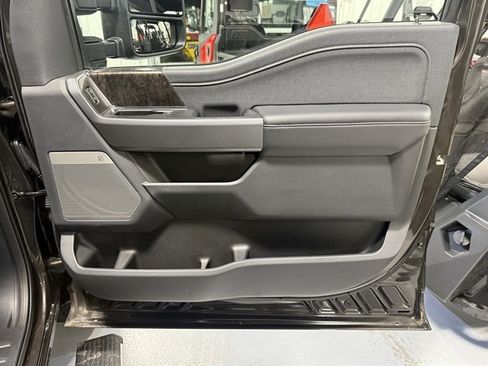 Used 2025 Ford F350 Lariat w/ Lariat Ultimate Package image 30