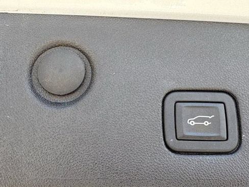 Used 2024 Chevrolet Equinox RS w/ RS Leather Package FWD image 34