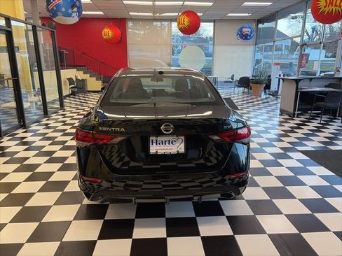 Used 2022 Nissan Sentra SV w/ Trunk Package image 8