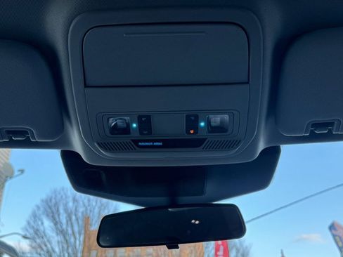 Used 2021 Ford Explorer XLT image 29