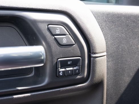 Used 2023 GMC Sierra 3500 Denali w/ Denali Black Diamond Edition image 17