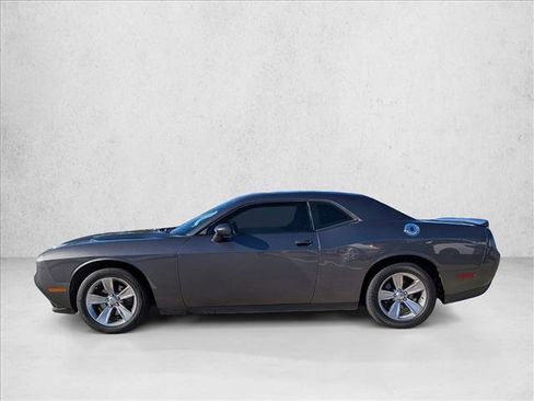 Used 2021 Dodge Challenger SXT w/ Driver Convenience Group image 8