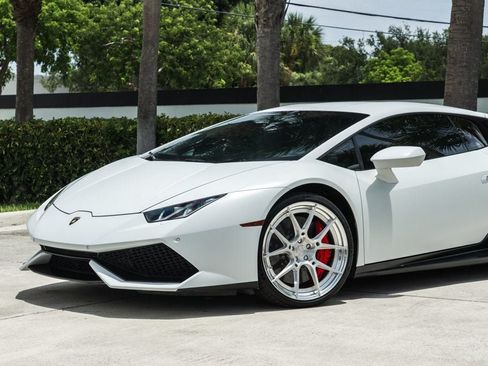 Used 2015 Lamborghini Huracan LP 610-4 AWD/4WD image 2