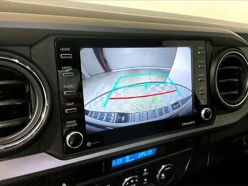 Used 2021 Toyota Tacoma TRD Sport image 17