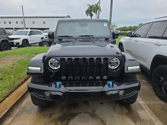 Used 2022 Jeep Wrangler Unlimited Sahara AWD/4WD image 3