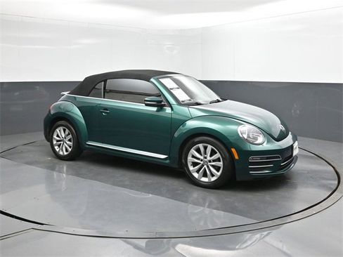 Used 2017 Volkswagen Beetle 1.8T Classic image 17