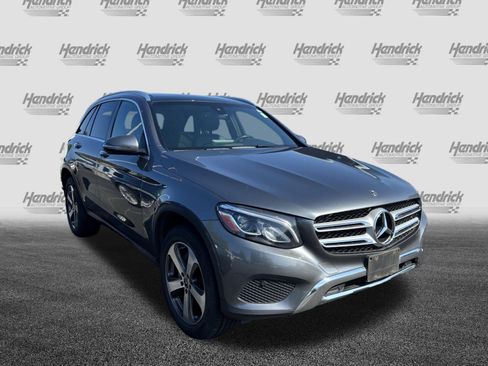 Used 2018 Mercedes-Benz GLC 300 4MATIC image 2