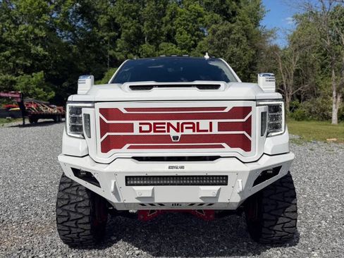Used 2020 GMC Sierra 2500 Denali w/ Denali Ultimate Package AWD/4WD image 2