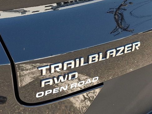 Used 2023 Chevrolet TrailBlazer LS AWD/4WD image 30
