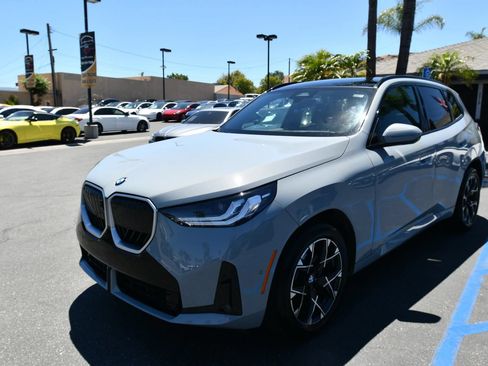 Used 2025 BMW X3 xDrive30i AWD/4WD image 3