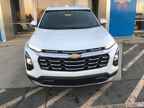 New 2026 Chevrolet Equinox LT image 2