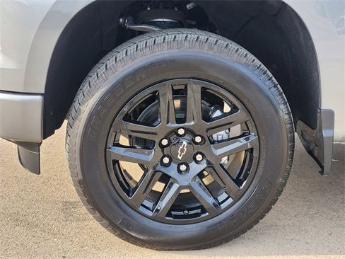 Used 2025 Chevrolet Silverado 1500 Custom RWD image 18