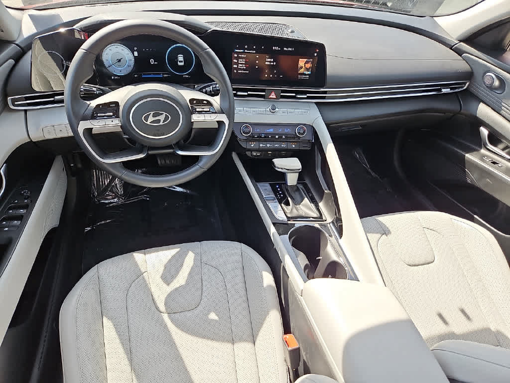 Used 2024 Hyundai Elantra Limited FWD image 10
