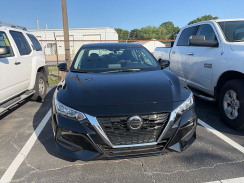 Used 2023 Nissan Sentra SV w/ All-Weather Package FWD image 2