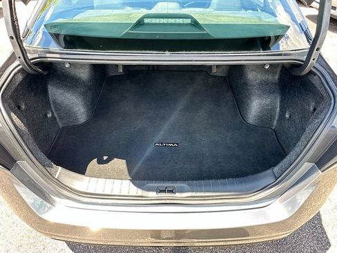 Used 2024 Nissan Altima 2.5 SR FWD image 24