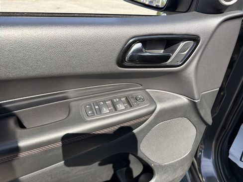 Used 2025 Dodge Durango GT AWD/4WD image 16