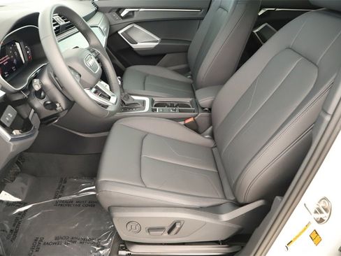 New 2025 Audi Q3 2.0T Premium image 24