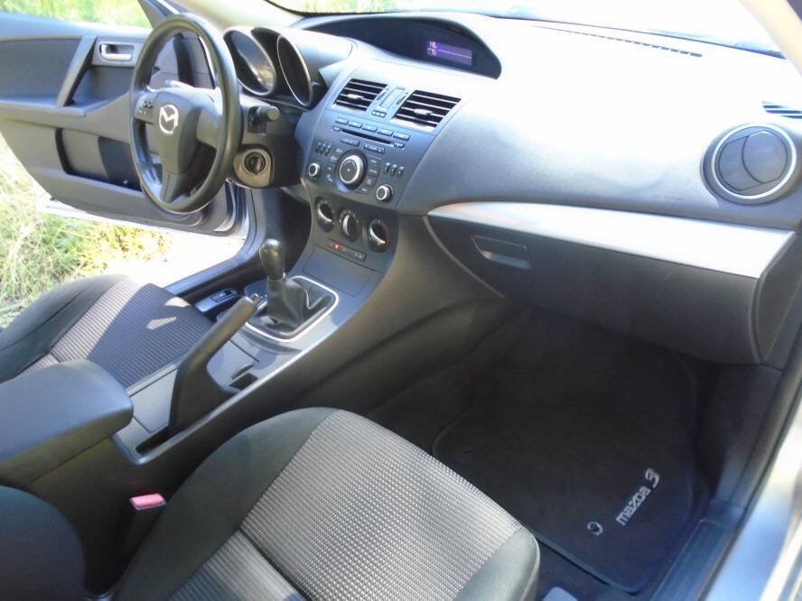 Used 2013 MAZDA MAZDA3 i SV FWD image 24