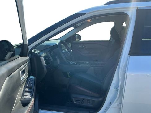 Used 2025 Nissan Rogue SV w/ Rock Creek Premium Package image 14