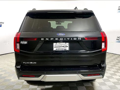 Certified 2025 Ford Expedition Platinum AWD/4WD image 4