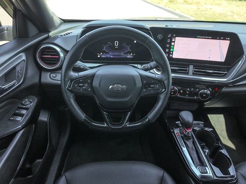 Used 2024 Chevrolet Trax RS w/ Driver Confidence Package image 5