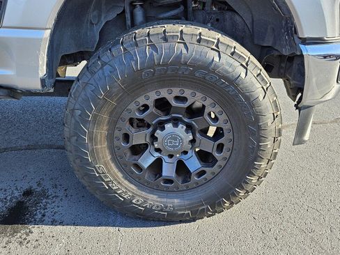 Used 2024 Ford F250 Lariat w/ Chrome Package image 18