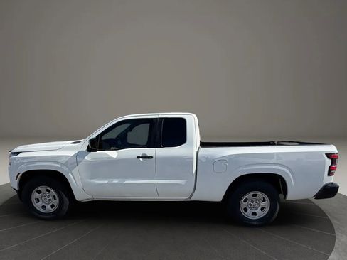 Used 2022 Nissan Frontier S RWD image 3