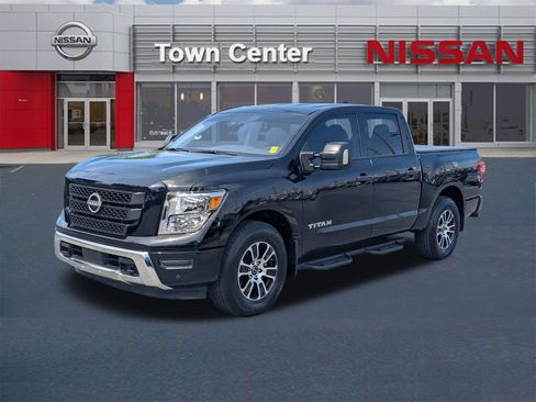 Certified 2024 Nissan Titan SV w/ SV Convenience Package RWD image 3