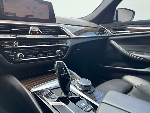 Used 2019 BMW 530i RWD image 64