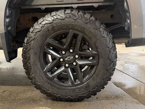 Used 2021 Chevrolet Silverado 1500 LT Trail Boss w/ Convenience Package II image 31