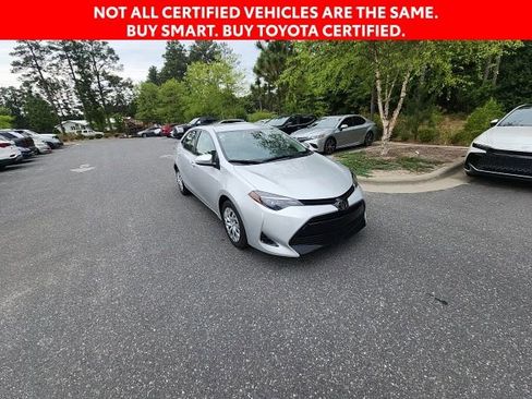 Used 2017 Toyota Corolla LE FWD image 3