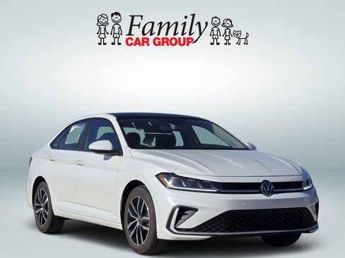 New 2026 Volkswagen Jetta SE FWD image 2