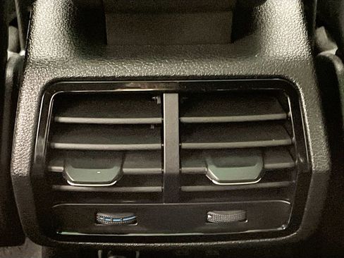 Used 2025 Audi Q3 2.0T Premium image 26