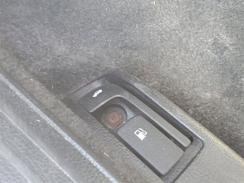 Used 2010 MAZDA MAZDA3 i Sport image 20