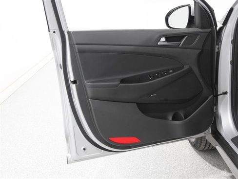 Used 2017 Hyundai Tucson SE Plus image 4