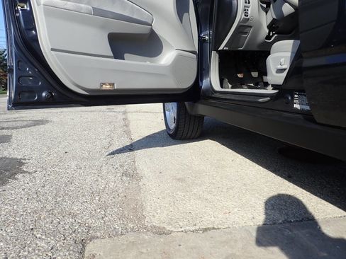 Used 2010 Subaru Forester 2.5X Premium image 14
