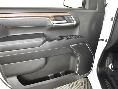 Used 2025 Chevrolet Silverado 1500 LT image 40