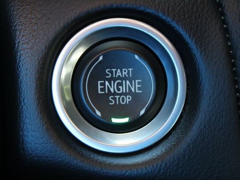 Used 2022 Chevrolet Suburban RST image 39