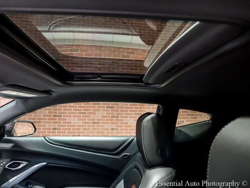 Used 2016 Chevrolet Camaro SS RWD image 14