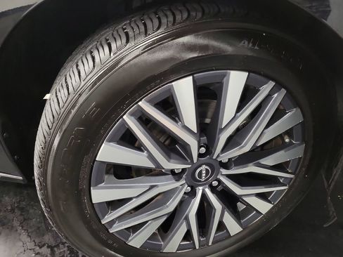 Used 2024 Nissan Altima 2.5 SV FWD image 10