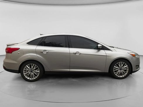 Used 2018 Ford Focus Titanium FWD image 6