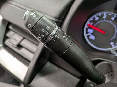 Used 2023 GMC Terrain SLT w/ Tech Package image 17