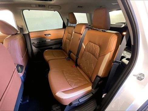 New 2026 Nissan Pathfinder Platinum AWD/4WD image 14